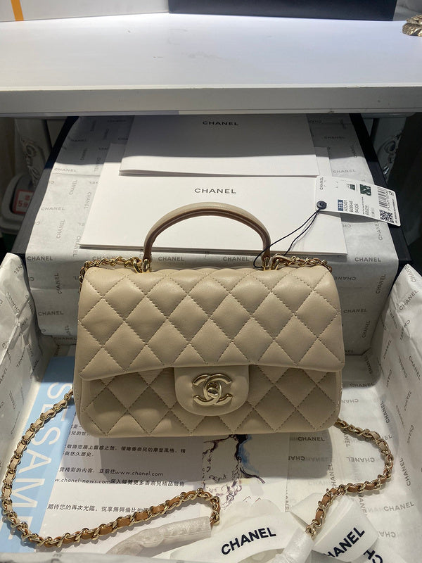  women's handbag, versatile design, view 1