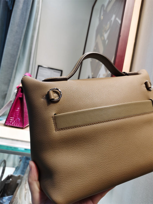  tote bag interior and compartment view 9