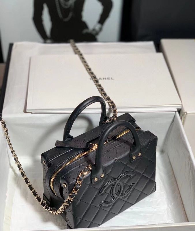  women's handbag, versatile design, view 4