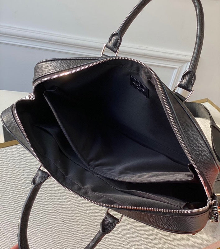 Styled lifestyle shot of premium statement women's handbag – women's everyday handbag
