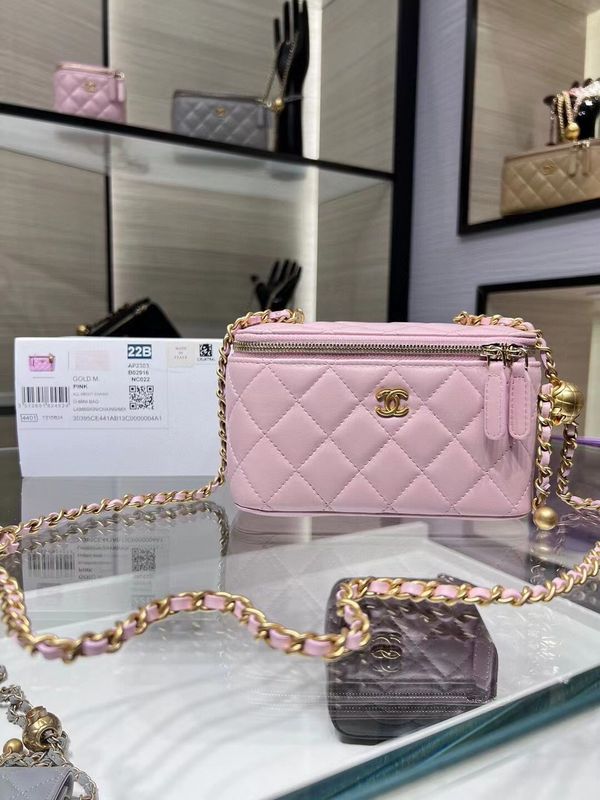  women's handbag, versatile design, view 1