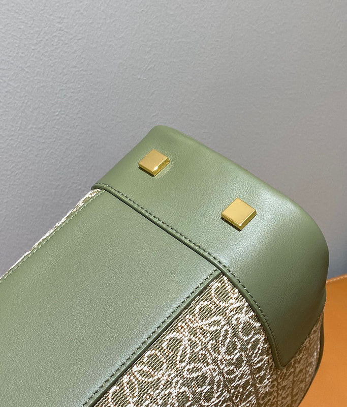 Ziva's Charm handbag – product shot (28cm*18cm*10cm)