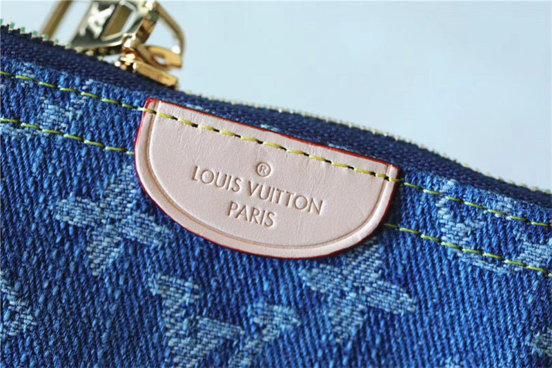  tote bag interior and compartment view 9