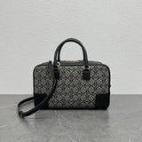 Ziva's Charm handbag – close-up view (20cm*11cm*18cm)