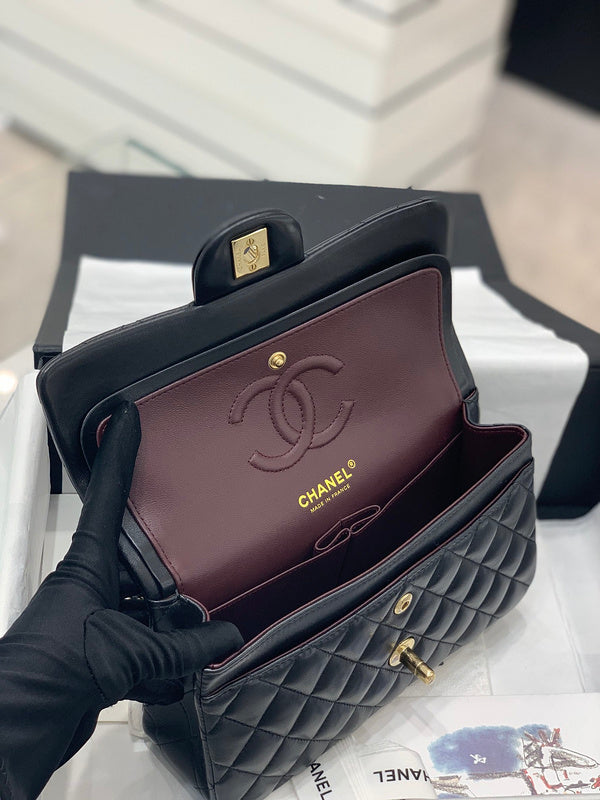  women's handbag, versatile design, view 3