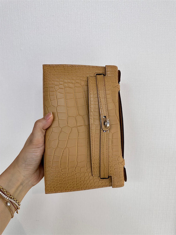  elegant carryall bag detail view showing craftsmanship 8