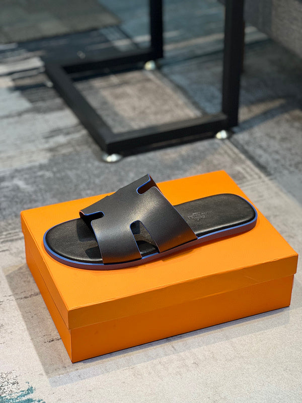 Hermès Black Loafer Flats - Toe Detail View