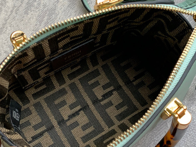 Ziva's Charm handbag – detail view (17cm*18cm*8cm)