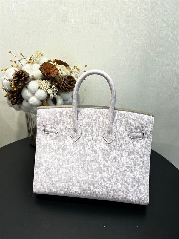 Elegant handbag styled for everyday wear