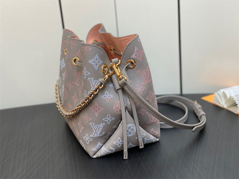  structured bag interior and compartment view