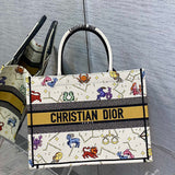Close-up detail of classic sleek women's handbag – women's everyday handbag