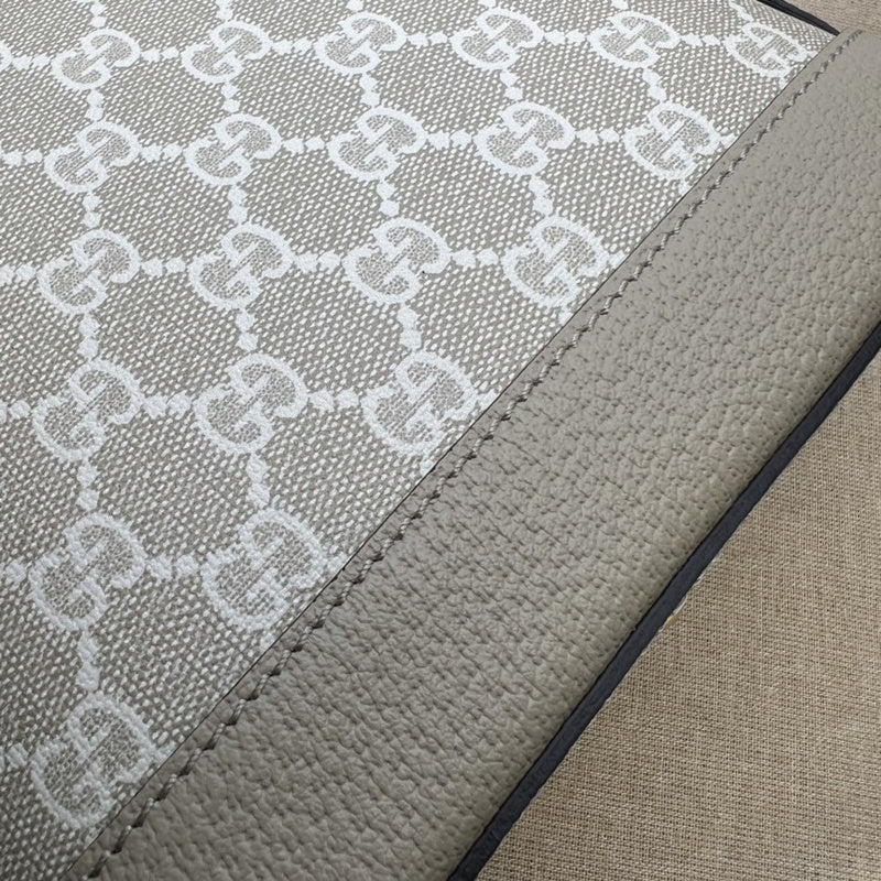 Back view of everyday-luxe premium women's handbag – women's luxury accessory