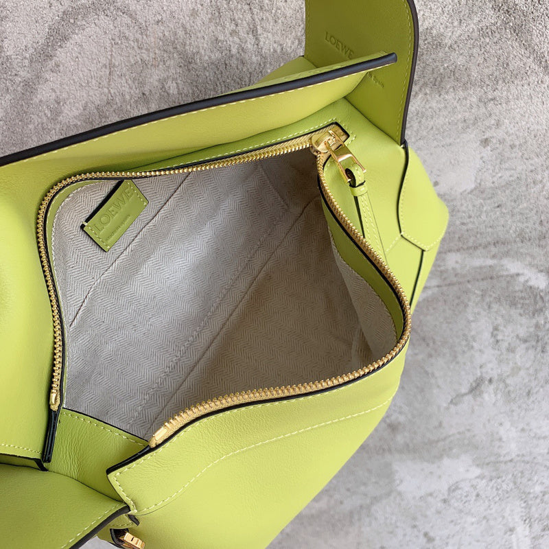 Ziva's Charm handbag – interior view (28cm*12cm*11cm)