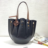 Ziva's Charm handbag – detail view (39cm*34.5cm*16cm)