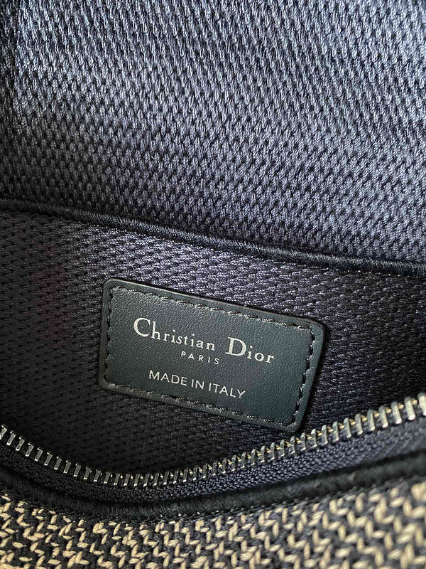 Handle and strap detail of polished refined women's handbag – women's designer-style accessory