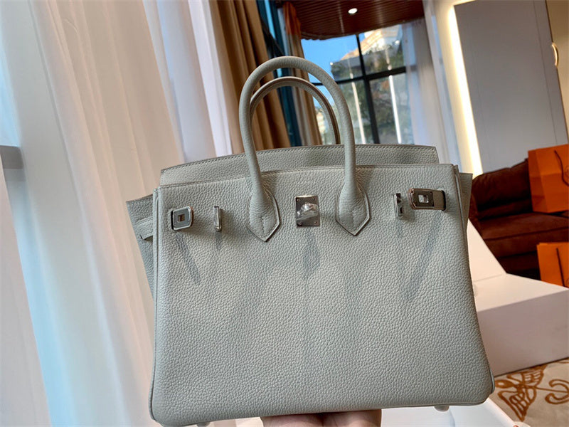 Versatile handbag styled for everyday wear