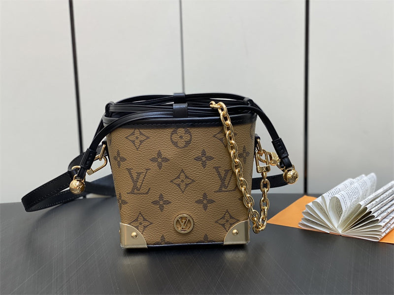  Understated crossbody bag front view