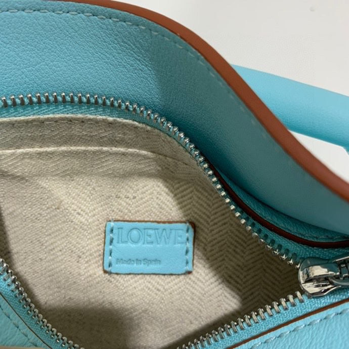 Ziva's Charm handbag – lifestyle view (13.5cm*5.5cm*8.5cm)