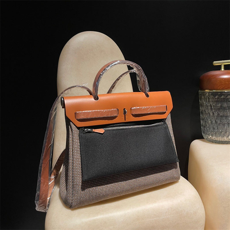  everyday bag close-up of hardware and finish