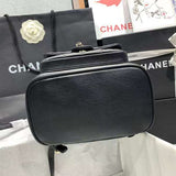 Zivas Charm Modern Minimalist Look Luxury Handbag (Contemporary Shape Language) – Full Silhouette