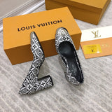 Louis Vuitton shoes Style 248 - top view showing design