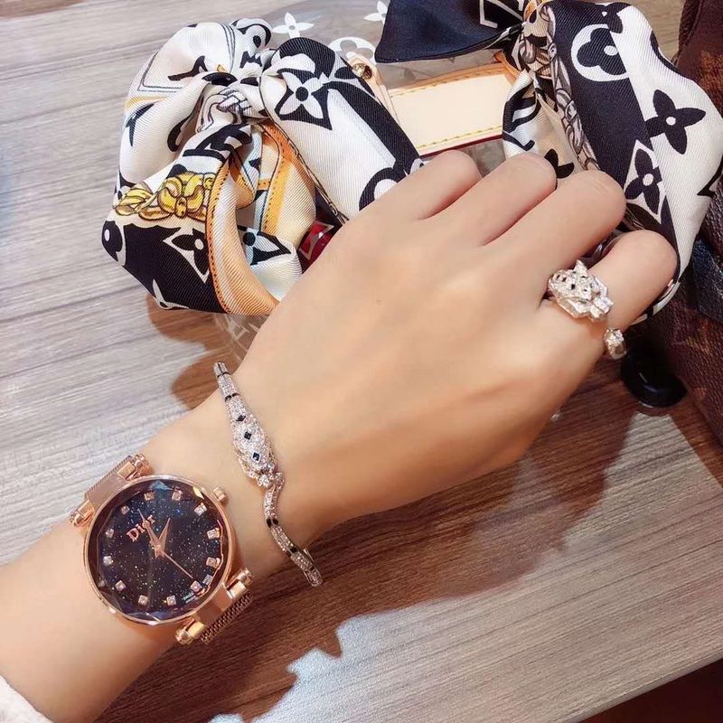 Full view of Cartier unisex jewelry piece
