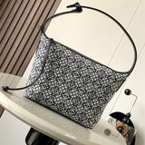 Ziva's Charm handbag – close-up view (21cm*17cm*13cm)