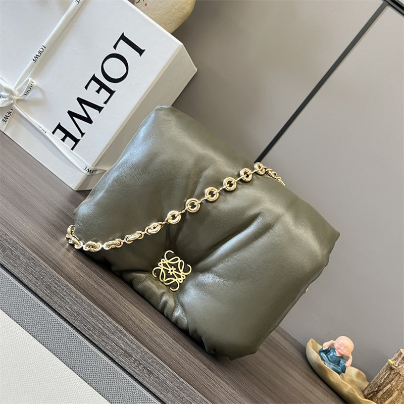 Ziva's Charm handbag – carry view (23cm*13cm*6cm)
