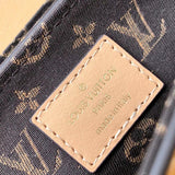 Side profile of statement everyday-luxe women's handbag – women's premium purse