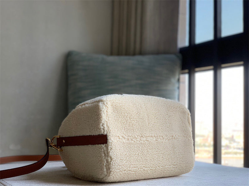 Classic carryall bag carried on shoulder