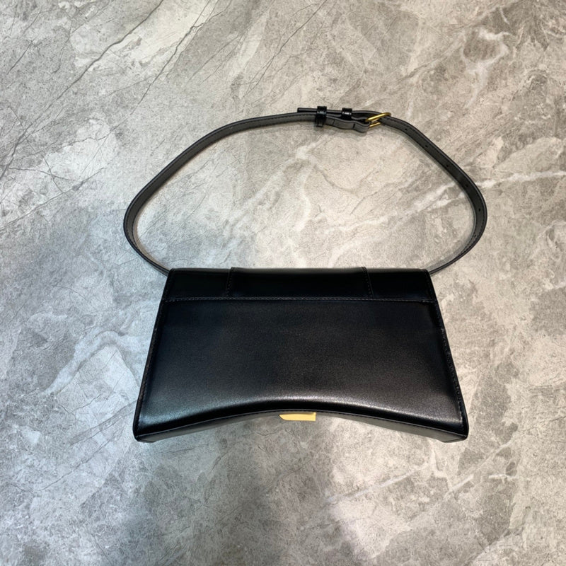 Timeless Vegan Leather Handbag - Chic Everyday Appeal | Women's Everyday Carry Handbag #629 - close-up detail shot (image 3) of designer-inspired handbag