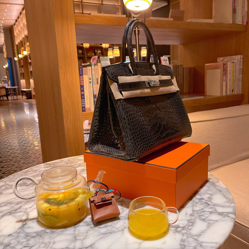 Interior view of effortless premium bag