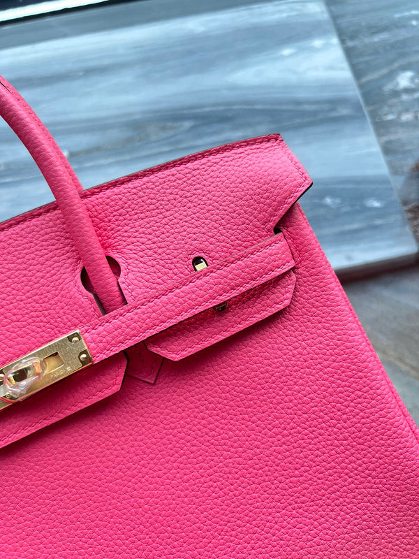Graceful handbag styled for everyday wear