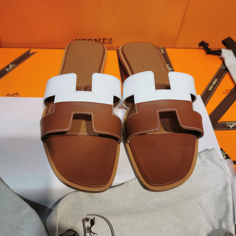 Hermes sandals Style 071 - angled studio shot