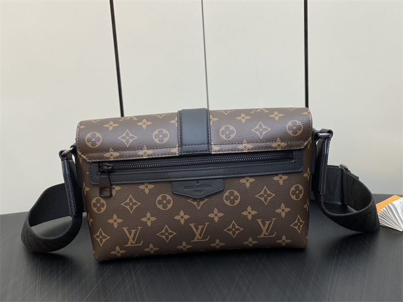  versatile carryall bag styled with outfit 24