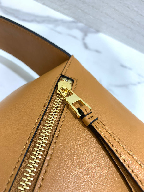 Ziva's Charm handbag – product shot (29cm*12cm*10cm)