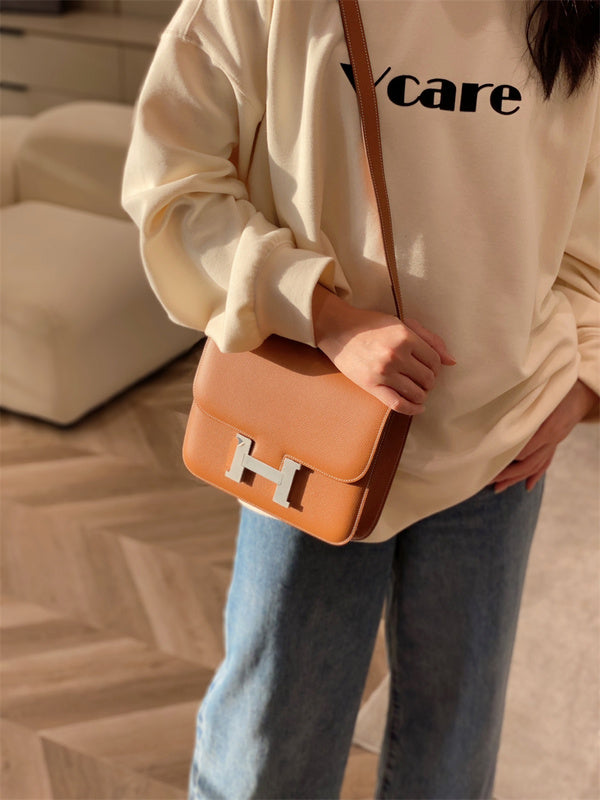 Close-up detail of streamlined bag design