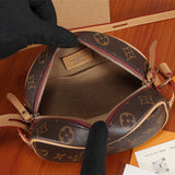  Classic everyday bag carried on shoulder 10