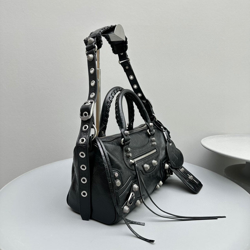 Zivas Charm Chic Craftsmanship Statement Handbag (Premium Everyday Carry) – Lifestyle Shot