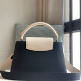  structured bag interior and compartment view