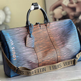  Sophisticated handbag carried on shoulder