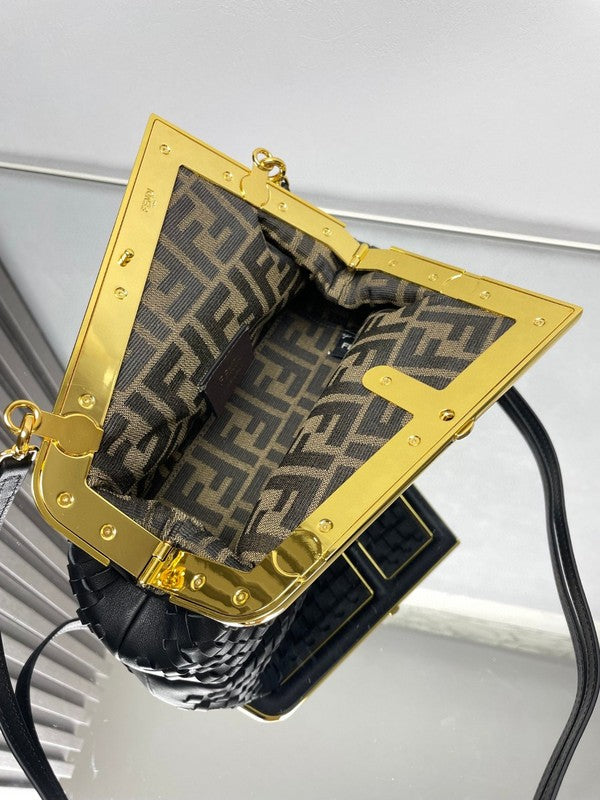 Ziva's Charm handbag – product shot (24cm*9cm*18cm)