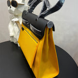  Modern carryall bag front view 7