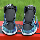 Nike Men's & Women's Premium Low-Top Trainers — Style 121 angle view
