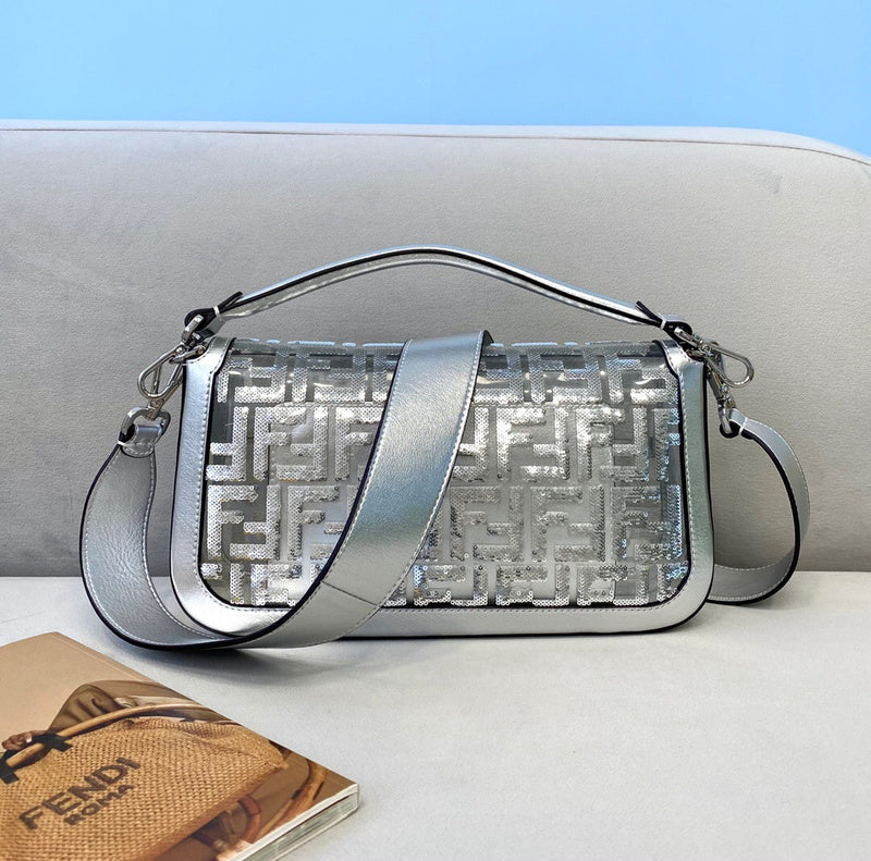 Ziva's Charm handbag – close-up view (26cm*5cm*15cm)