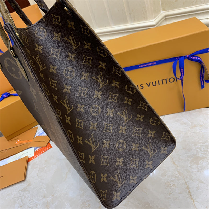  Tailored crossbody bag carried on shoulder 22
