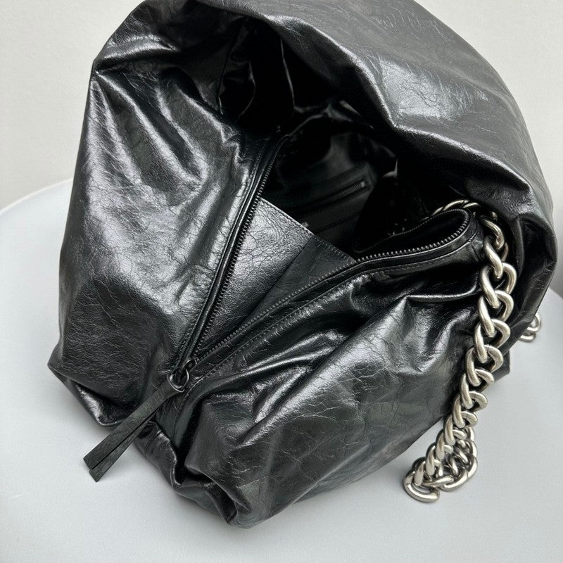 Zivas Charm Modern Minimalist Look Fashion Handbag (Polished Everyday Piece) – Close-Up Detail