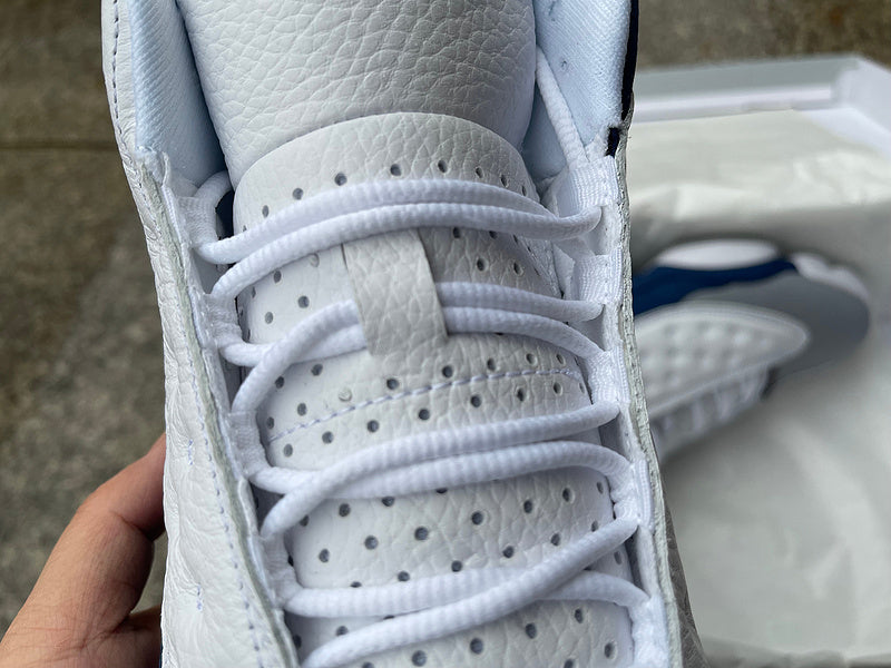 Nike Men's & Women's Luxury Lifestyle Trainers — Style 231 close-up view