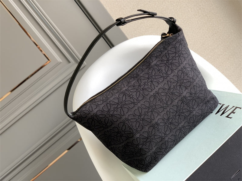 Ziva's Charm handbag – side angle view (21cm*17cm*12.5cm)