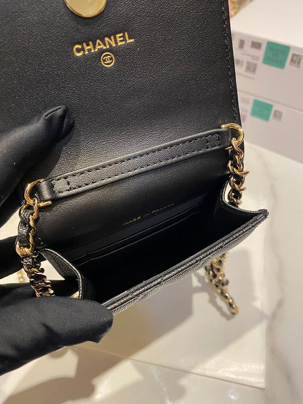 Ziva's Charm handbag – carry view (one versatile size)